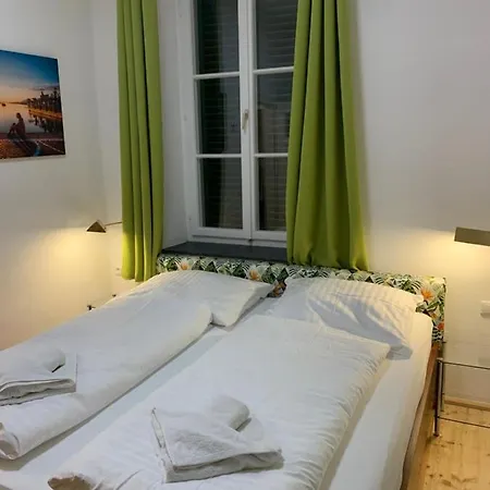 Schwertfuehrer * Фельден-ам-Вёртер-Зе